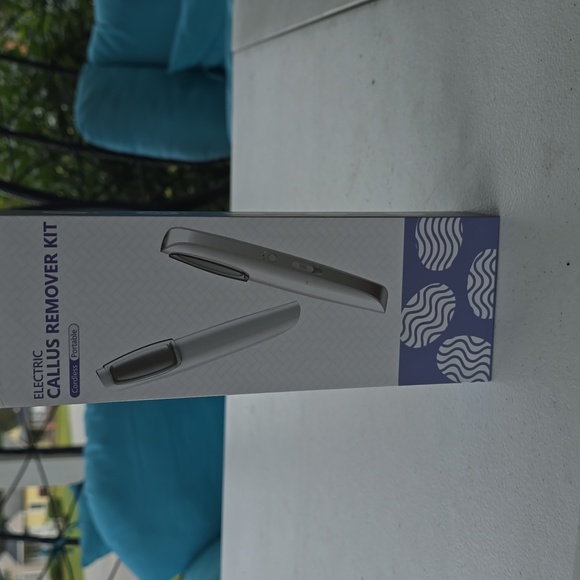 Electric Callus Remover Kit - Picture 1 of 3